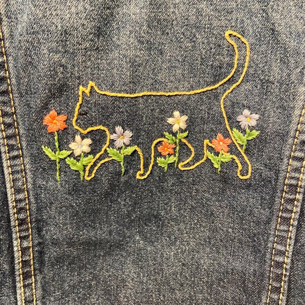Floral Cat Hand Embroidery PDF Hoop Image